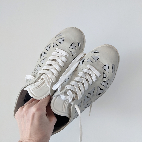 Adididas Originals Gazelle cutout sneakers UK6 Mens/Boys sizing - Picture 2 of 6